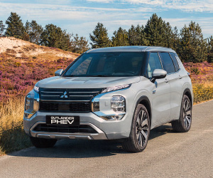 Poznaj model Outlander-PHEV!